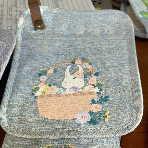 Kitchen oven mitts/pot holders. Hand crafted one of a kind! - Picture 5 of 8